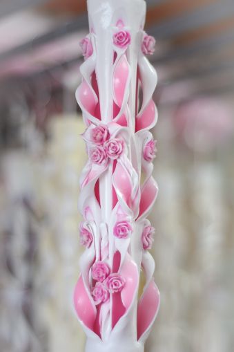 Lumanari sculptate , miez colorat, cu trandafirasi  -  roz fucsia
