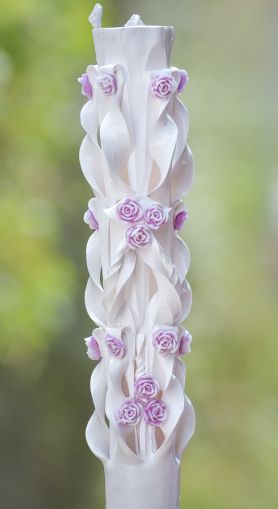 Lumanari sculptate albe, cu trandafirasi din ceara colorata - lila