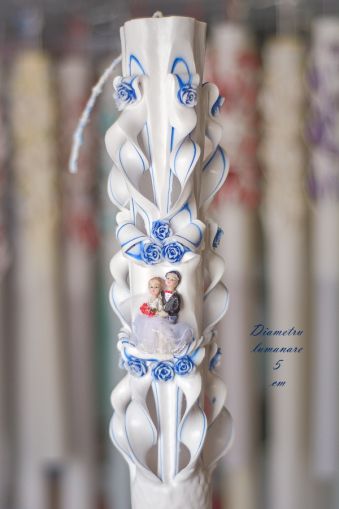 Lumanari nunta sculptate , model 5 coloane,  irizatie de culoare, cu figurina, cu trandafirasi din ceara  - albastru