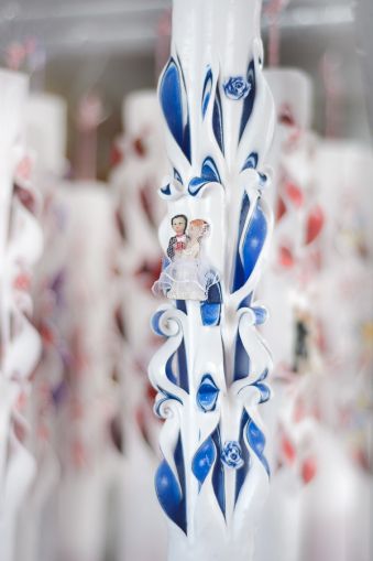 Lumanari nunta sculptate 6 coloane, miez albastru si bleumarin cu figurina si cu flori din ceara