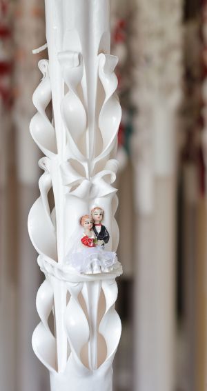 Lumanari nunta sculptate , model 5 coloane cu figurina miri - alb