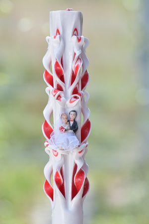 Lumanari nunta sculptate , model 5 coloane, cu miez colorat,  cu figurina miri -  rosu