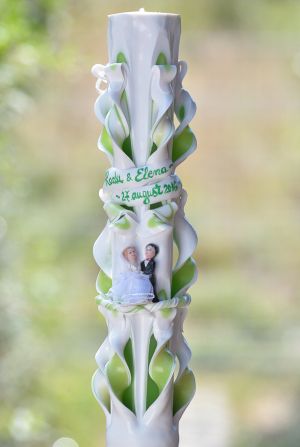 Lumanari nunta sculptate , model 5 coloane, cu miez colorat,  cu figurina miri -  verde fistic
