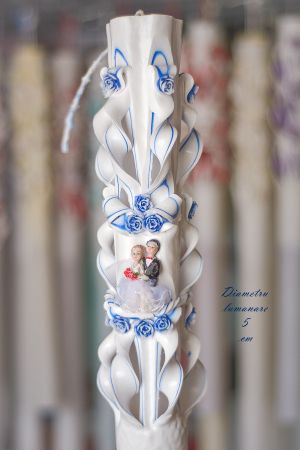 Lumanari nunta sculptate , model 5 coloane,  irizatie de culoare, cu figurina, cu trandafirasi din ceara  - albastru