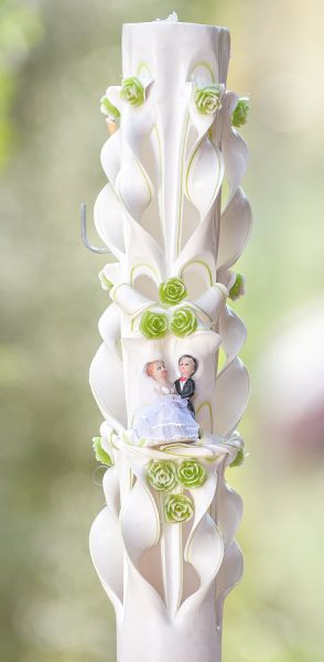 Lumanari nunta sculptate , model 5 coloane,  irizatie de culoare, cu figurina, cu trandafirasi din ceara  - verde fistic