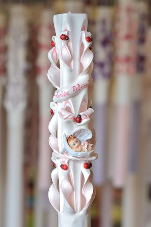 Lumanari botez sculptate, cu figurina bebelus,  buburuze, cu irizatie de culoare roz