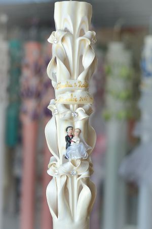 Lumanari nunta sculptate 6 coloane, cu figurina si strasuri, irizatie crem si ivory exterior