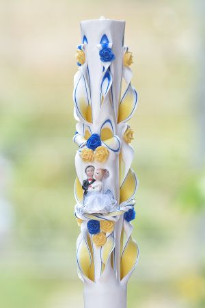 Lumanari nunta sculptate 5 coloane, miez galben cu irizatie albastru si trandafirasi din ceara asortati