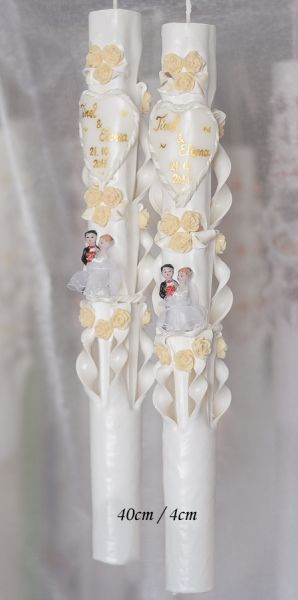 Lumanari nunta sculptate albe, cu figurina miri, cu trandafirasi crem