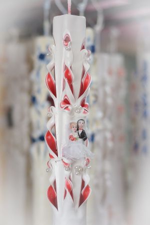 Lumanari nunta sculptate , model 5 coloane, cu miez colorat,  cu figurina miri, cu perlute - rosu