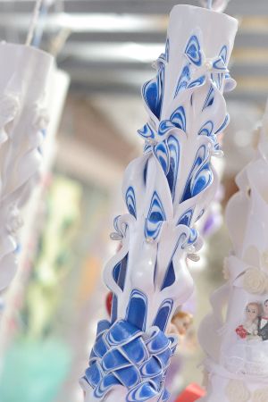 Lumanari nunta sau botez sculptate 6 coloane, cu perlute, miez albastru cu irizatie dubla de albastru
