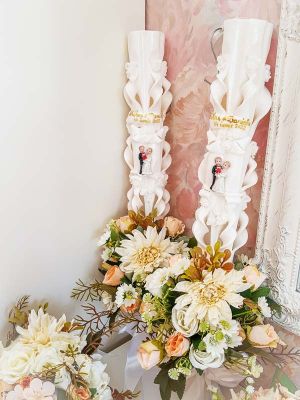 Lumanare nunta cu aranjament din flori artificiale  - pastel