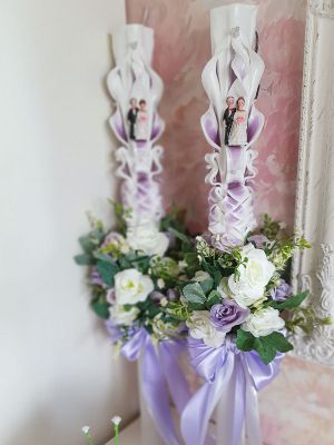 Lumanare nunta cu aranjament din flori artificiale  -lila