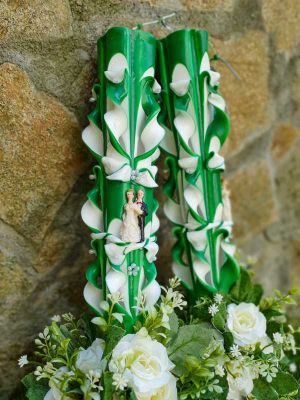 Lumanare nunta cu aranjament din flori artificiale - verde